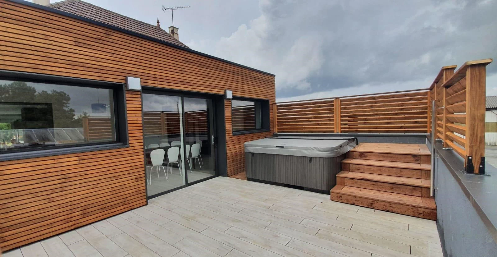 Pose de pergola et terrasse à Montaigu par IDM Menuiserie